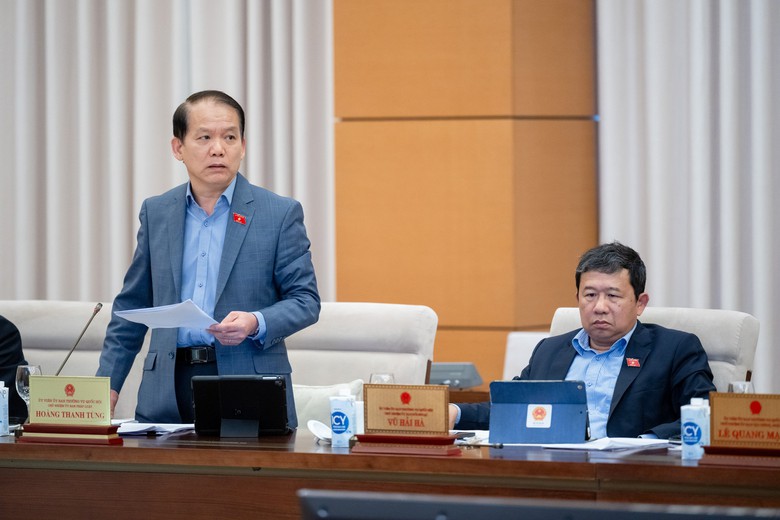 Ủy ban Thường vụ Quốc hội cho ý kiến hoàn thiện dự thảo Luật Đường bộ- Ảnh 1. Ủy ban Thường vụ Quốc hội cho ý kiến hoàn thiện dự thảo Luật Đường bộ- Ảnh 1.