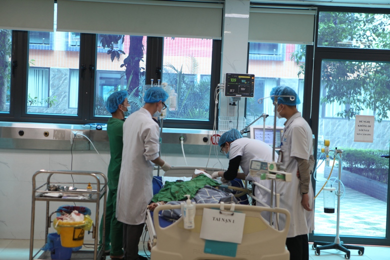 Sức khỏe hai nạn nh&acirc;n vụ tai nạn ở Tuy&ecirc;n Quang hiện ra sao?- Ảnh 2.