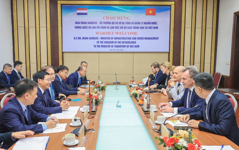 Xem x&eacute;t khả năng mở đường bay thẳng Việt Nam - H&agrave; Lan