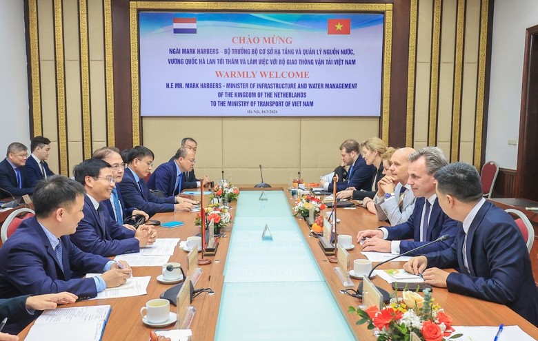 Xem x&eacute;t khả năng mở đường bay thẳng Việt Nam - H&agrave; Lan- Ảnh 1.