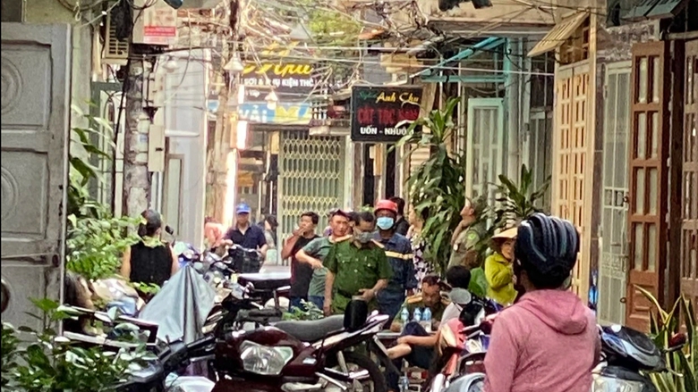 TP.HCM: Ch&aacute;y nh&agrave; l&uacute;c rạng s&aacute;ng, một người chết- Ảnh 1.