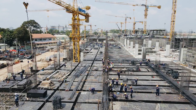 Nh&agrave; ga T3 s&acirc;n bay T&acirc;n Sơn Nhất tăng tốc trong những ng&agrave;y nắng n&oacute;ng đổ lửa- Ảnh 2.