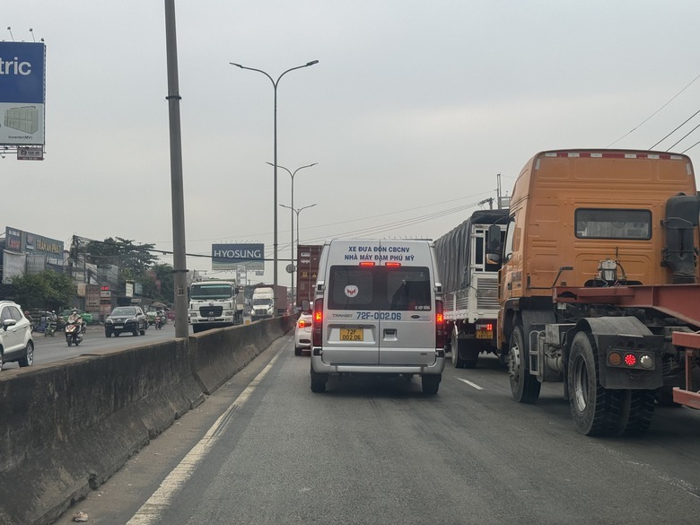 Đồng Nai muốn xin cơ chế riêng xây dựng các cầu vượt, nút giao trên tuyến QL51- Ảnh 2. Đồng Nai muốn xin cơ chế riêng xây dựng các cầu vượt, nút giao trên tuyến QL51- Ảnh 2.