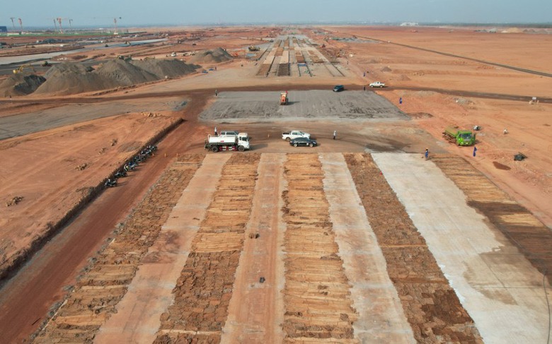 Ngắm đường băng s&acirc;n bay Long Th&agrave;nh sau hơn 7 th&aacute;ng thi c&ocirc;ng