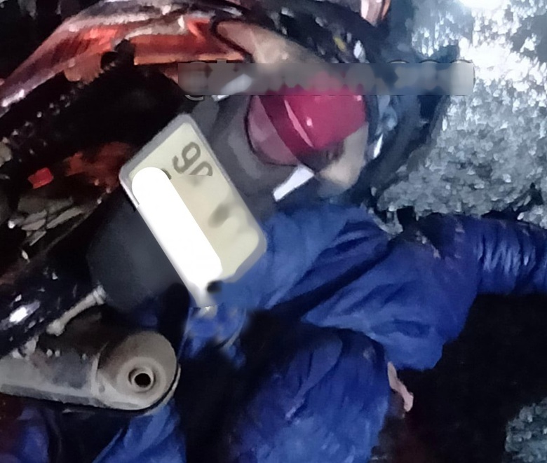 Gặp tai nạn trong mưa, một c&ocirc;ng an x&atilde; tử vong- Ảnh 1.