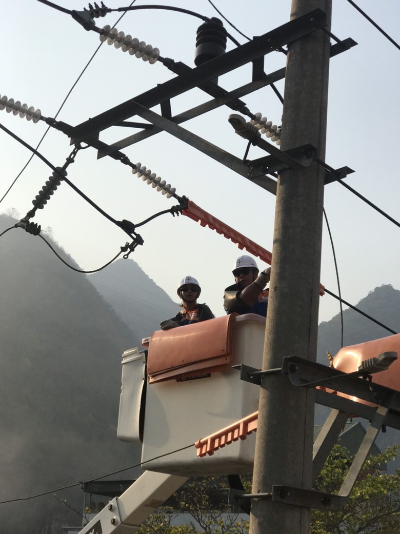 PC H&ograve;a B&igrave;nh hiệu quả từ ứng dụng c&ocirc;ng nghệ sửa chữa điện Hotline- Ảnh 1.