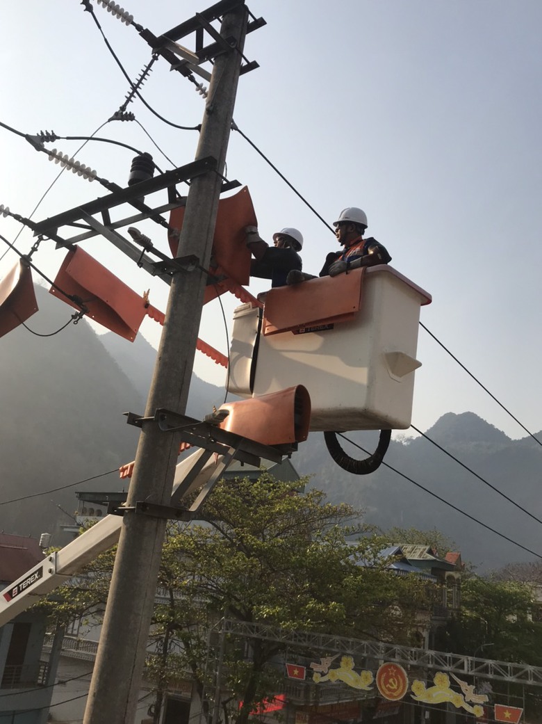 PC H&ograve;a B&igrave;nh hiệu quả từ ứng dụng c&ocirc;ng nghệ sửa chữa điện Hotline- Ảnh 2.