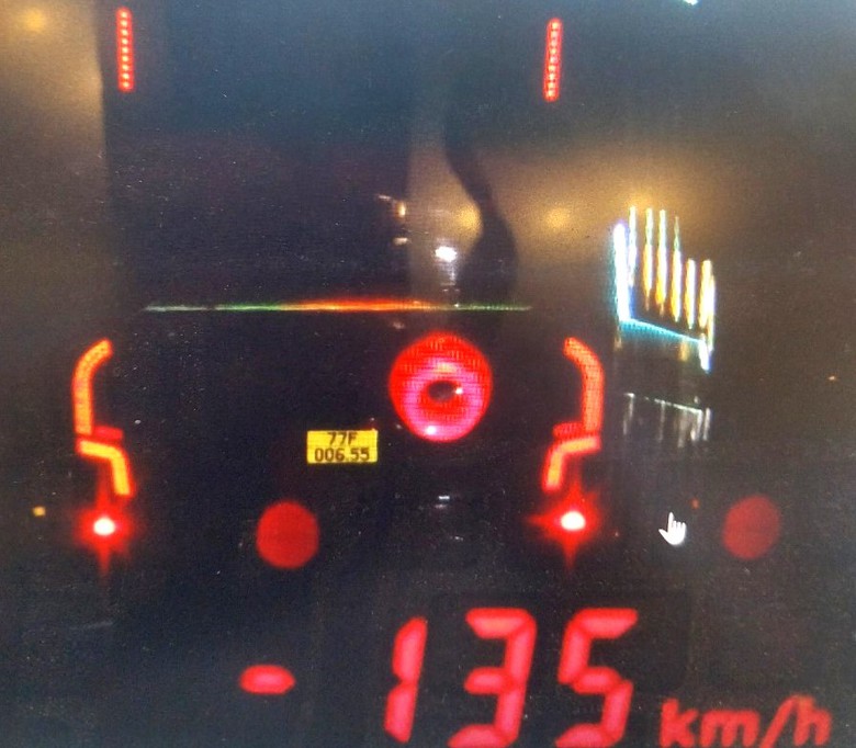 Xử phạt nghi&ecirc;m t&agrave;i xế chạy tốc độ 