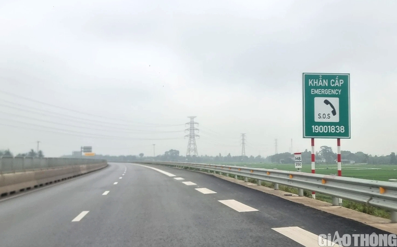 Gặp sự cố tr&ecirc;n tuyến cao tốc mới, l&aacute;i xe phải l&agrave;m g&igrave;?- Ảnh 1.