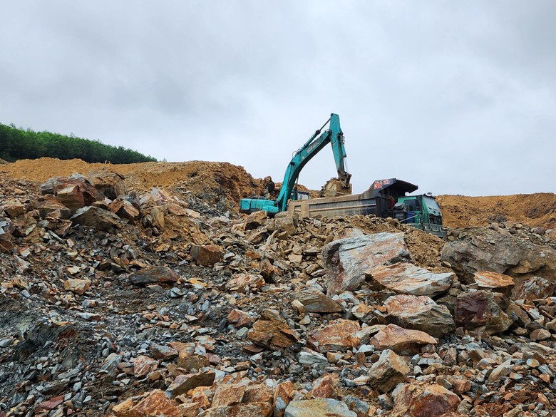 Mục ti&ecirc;u th&aacute;ng 6/2025 th&ocirc;ng xe cao tốc qua H&agrave; Tĩnh: 