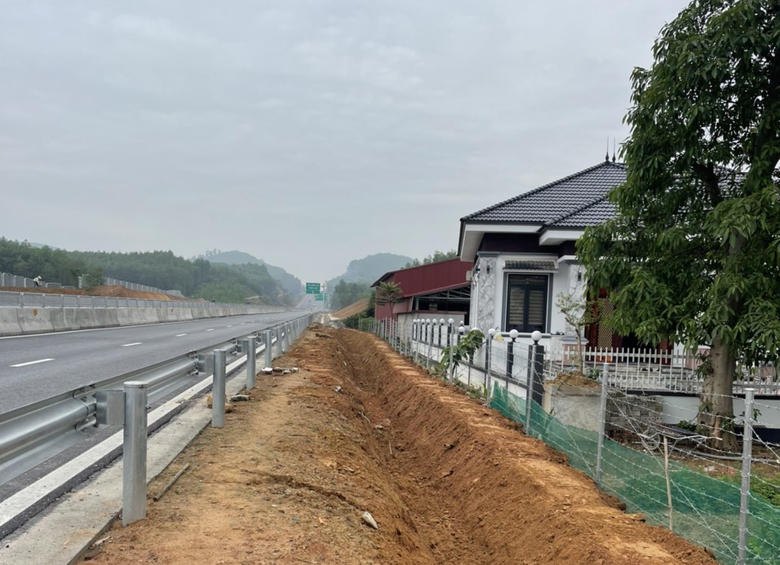 V&igrave; sao một người d&acirc;n căng d&acirc;y chặn ngang cao tốc Tuy&ecirc;n Quang - Ph&uacute; Thọ?- Ảnh 2.