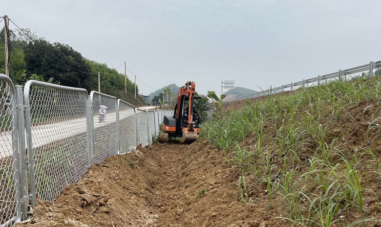 V&igrave; sao một người d&acirc;n căng d&acirc;y chặn ngang cao tốc Tuy&ecirc;n Quang - Ph&uacute; Thọ?- Ảnh 3.