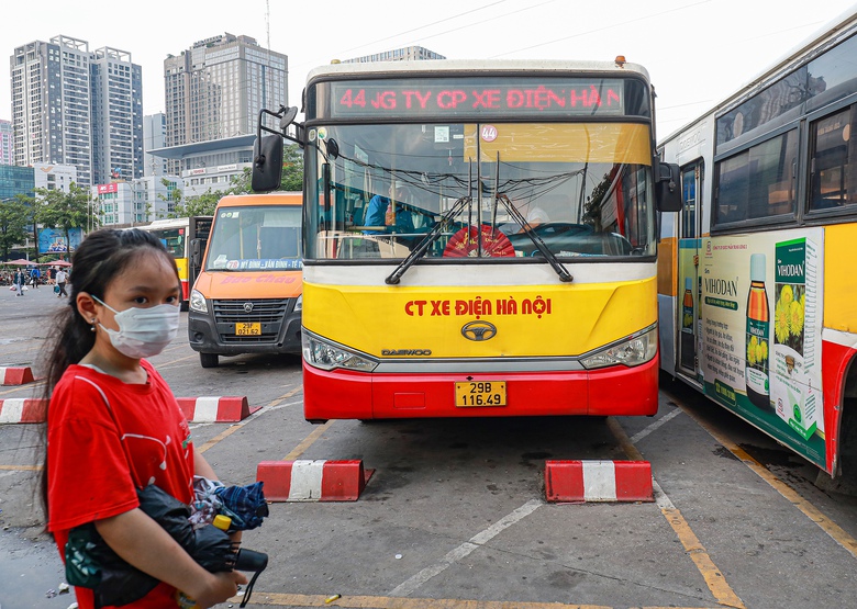H&agrave; Nội dừng 5 tuyến bu&yacute;t từ 1/4, người d&acirc;n đi lại thế n&agrave;o?
- Ảnh 1.