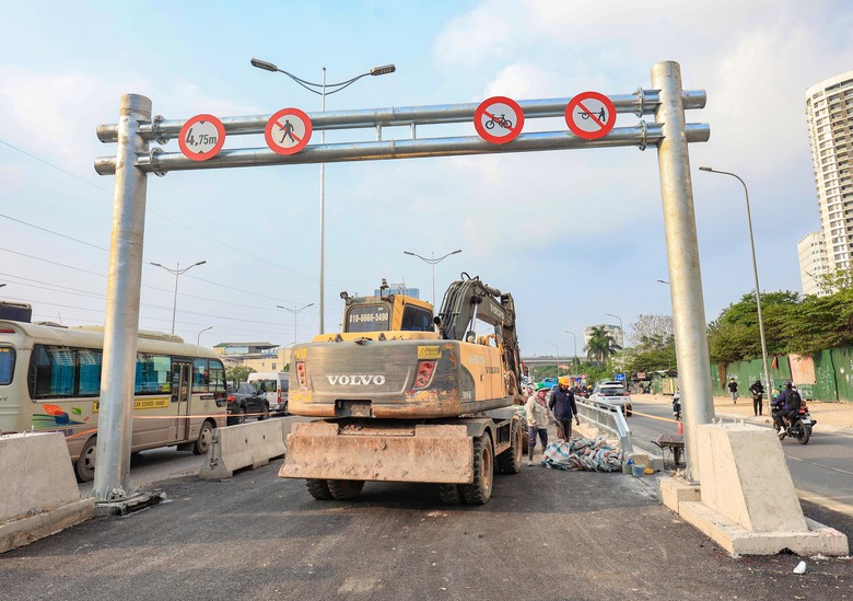 Cận cảnh cầu vượt nút giao Mai Dịch trước ngày về đích- Ảnh 10. Cận cảnh cầu vượt nút giao Mai Dịch trước ngày về đích- Ảnh 10.