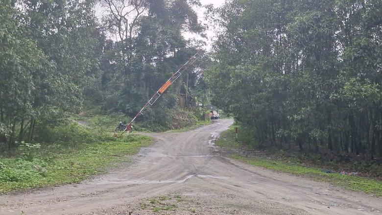 Kỳ lạ doanh nghiệp lập barie, kiểm so&aacute;t người d&acirc;n qua đường nối Bắc Giang - Quảng Ninh- Ảnh 12.