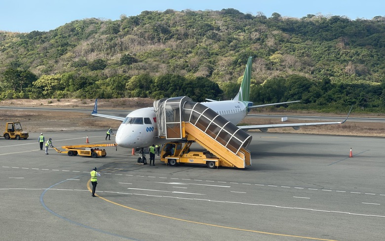 Người d&acirc;n B&agrave; Rịa - Vũng T&agrave;u ng&oacute;ng đường lớn để đ&oacute;n du kh&aacute;ch, nh&agrave; đầu tư