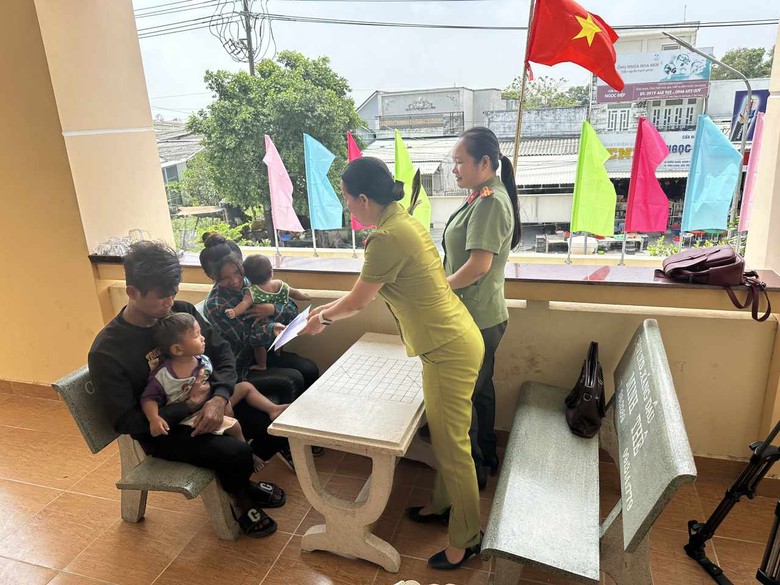 Nhiều phụ nữ ở S&oacute;c Trăng bị lừa b&aacute;n ra nước ngo&agrave;i- Ảnh 3.