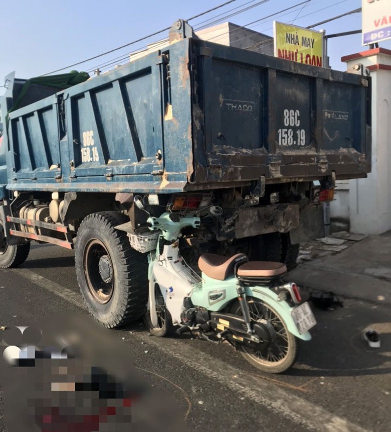 Hiện trường vụ tai nạn - Ảnh: Tấn Th&agrave;nh.