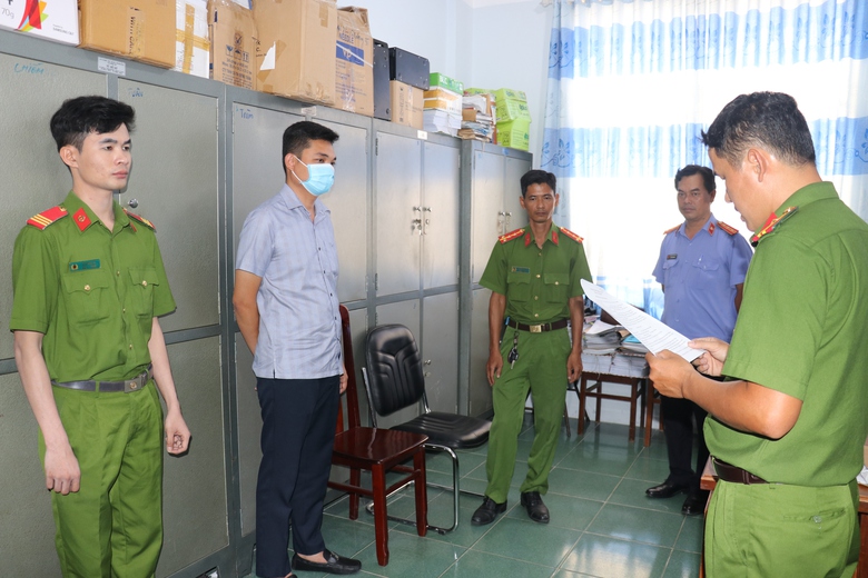 Gi&aacute;m đốc c&ocirc;ng ty v&agrave;ng ở Vĩnh Long lừa đảo 35 tỷ đồng- Ảnh 1.