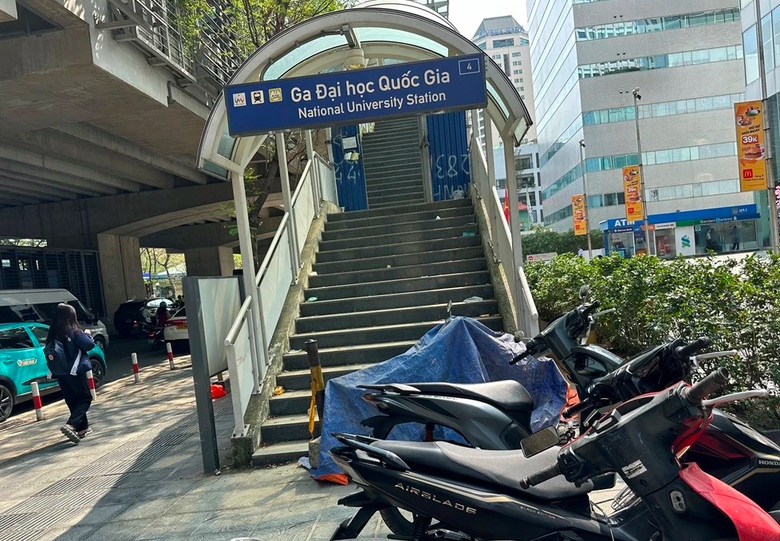 Bố tr&iacute; 10 điểm đỗ xe cho kh&aacute;ch đi t&agrave;u Nhổn - ga H&agrave; Nội- Ảnh 1.