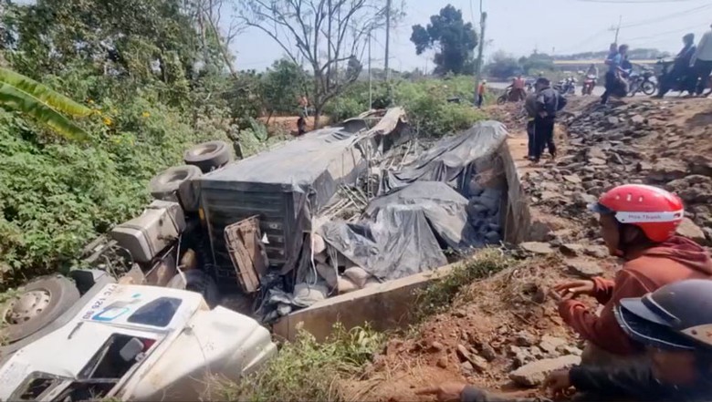 Hiện trường vụ TNGT.