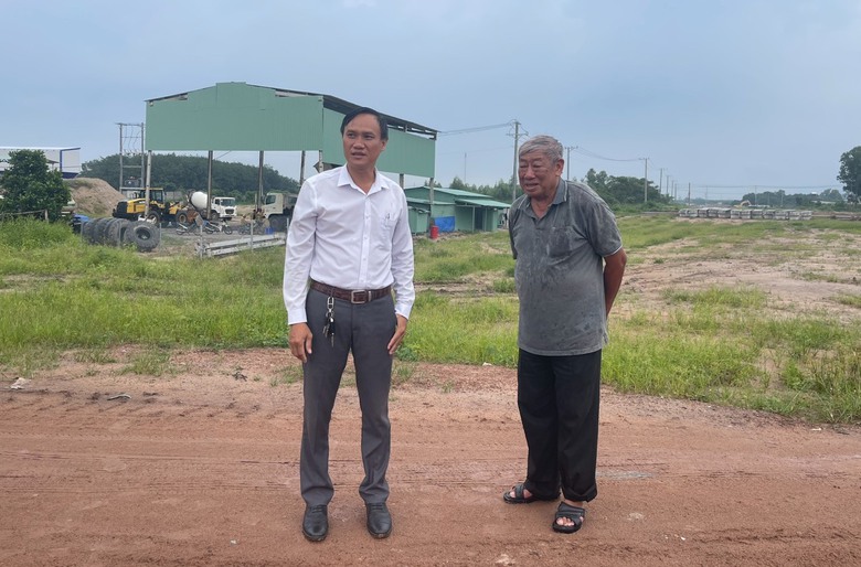 Người d&acirc;n B&agrave; Rịa - Vũng T&agrave;u ng&oacute;ng đường lớn để đ&oacute;n du kh&aacute;ch, nh&agrave; đầu tư- Ảnh 2.