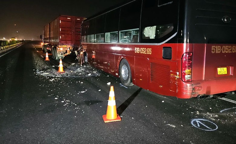 Hiện trường vụ tai nạn tr&ecirc;n cao tốc TP.HCM - Trung Lương.