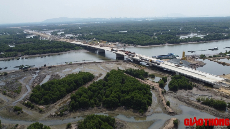 Phó thủ tướng: Đưa Bà Rịa - Vũng Tàu thành nơi đáng sống, đầu tư và trải nghiệm- Ảnh 7. Phó thủ tướng: Đưa Bà Rịa - Vũng Tàu thành nơi đáng sống, đầu tư và trải nghiệm- Ảnh 7.