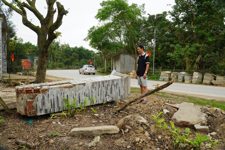 Cận cảnh kh&uacute;c cua gấp xảy ra nhiều vụ lật xe tr&ecirc;n quốc lộ đoạn qua H&agrave; Tĩnh- Ảnh 4.