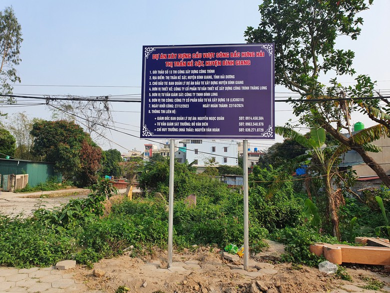 Bất ngờ cảnh học sinh vượt s&ocirc;ng đến trường ở một khu d&acirc;n cư sầm uất- Ảnh 8.