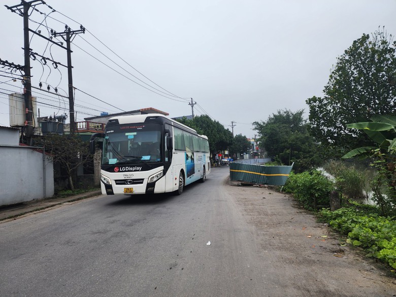 Th&aacute;i B&igrave;nh: Xuất hiện điểm sạt lở d&agrave;i, thường xảy ra tai nạn tr&ecirc;n đường li&ecirc;n huyện- Ảnh 2.