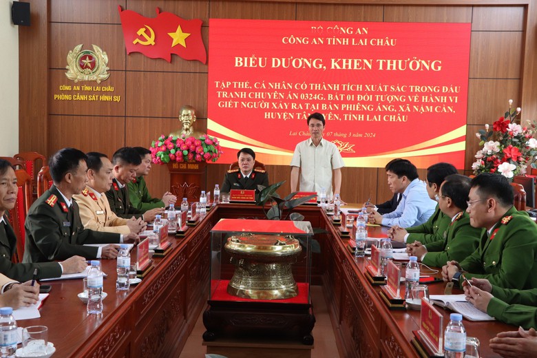 UBND tỉnh Lai Ch&acirc;u khen thưởng ban chuy&ecirc;n &aacute;n bắt đối tượng giết hại c&ocirc; g&aacute;i 21 tuổi- Ảnh 2.