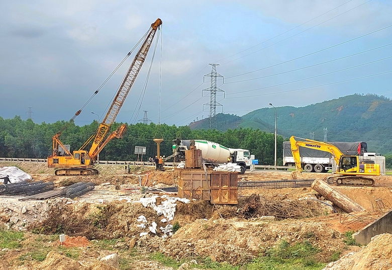 Lo tiến độ cao tốc qua Đ&agrave; Nẵng v&igrave; vướng mặt bằng- Ảnh 2.