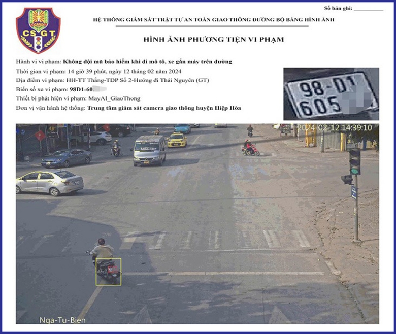 Người đi xe máy tá hỏa vì bị phạt nguội cả trăm lần- Ảnh 1. Người đi xe máy tá hỏa vì bị phạt nguội cả trăm lần- Ảnh 1.