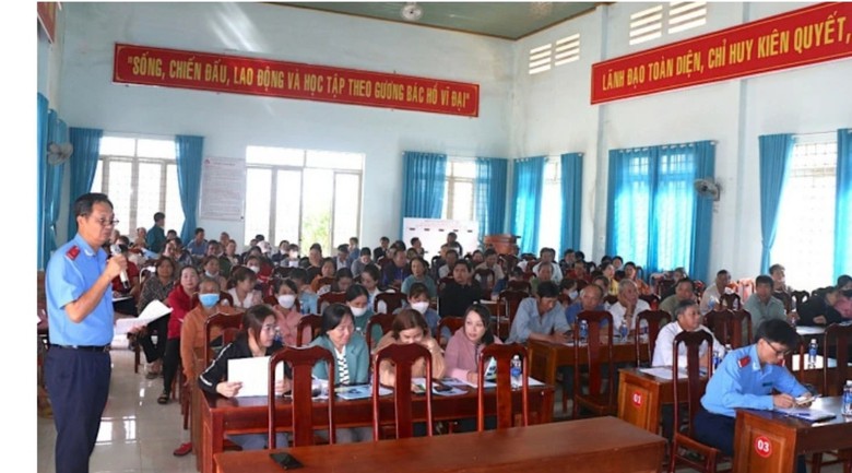 Đắk Nông: Người dân ký cam kết bảo vệ kết cấu hạ tầng giao thông đường Hồ Chí Minh- Ảnh 3. Đắk Nông: Người dân ký cam kết bảo vệ kết cấu hạ tầng giao thông đường Hồ Chí Minh- Ảnh 3.