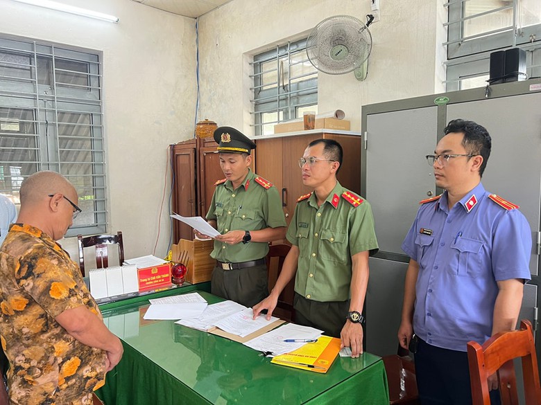 Bắt nghi can ở Quảng Ng&atilde;i l&ecirc;n mạng x&atilde; hội chống ph&aacute; Nh&agrave; nước- Ảnh 1.