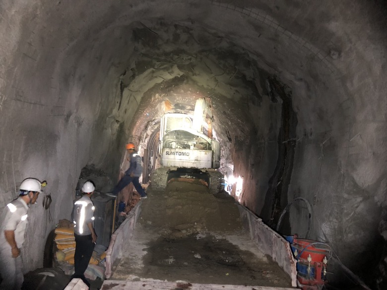 Xuy&ecirc;n đ&ecirc;m khắc phục sạt lở, th&ocirc;ng hầm đường sắt qua đ&egrave;o Cả- Ảnh 4.