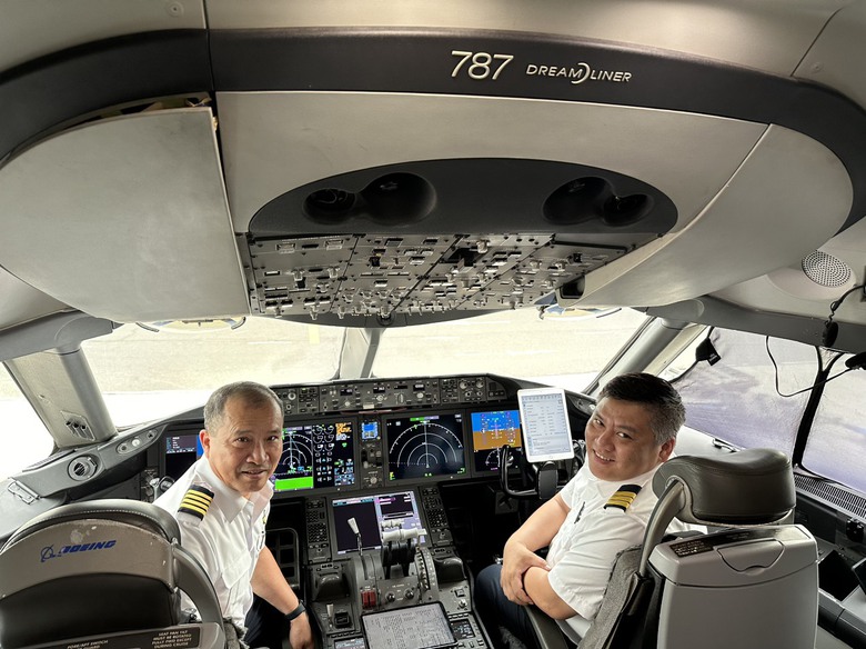 Cơ trưởng kỳ cựu tiết lộ bí mật nghề bay- Ảnh 1. Cơ trưởng kỳ cựu tiết lộ bí mật nghề bay- Ảnh 1.