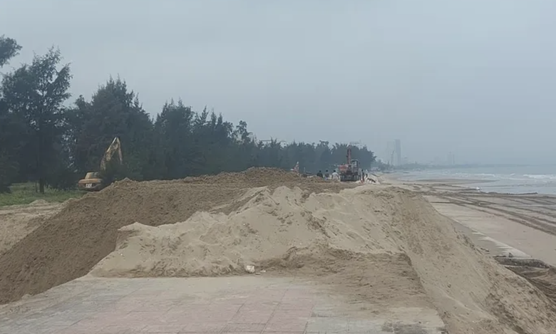 M&uacute;c c&aacute;t biển đắp dự &aacute;n bờ k&egrave; hơn 100 tỷ: Doanh nghiệp thi c&ocirc;ng n&oacute;i g&igrave;?- Ảnh 3.