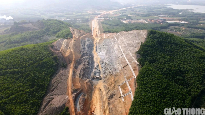 Diện mạo cao tốc Bắc - Nam qua H&agrave; Tĩnh thay đổi từng ng&agrave;y- Ảnh 12.