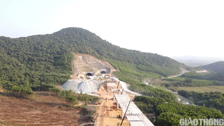 Diện mạo cao tốc Bắc - Nam qua H&agrave; Tĩnh thay đổi từng ng&agrave;y- Ảnh 14.
