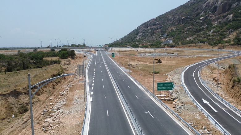 Sắp th&ocirc;ng xe cao tốc Cam L&acirc;m - Vĩnh Hảo, từ TP.HCM đi Ninh Thuận chỉ c&ograve;n 4 giờ- Ảnh 2.
