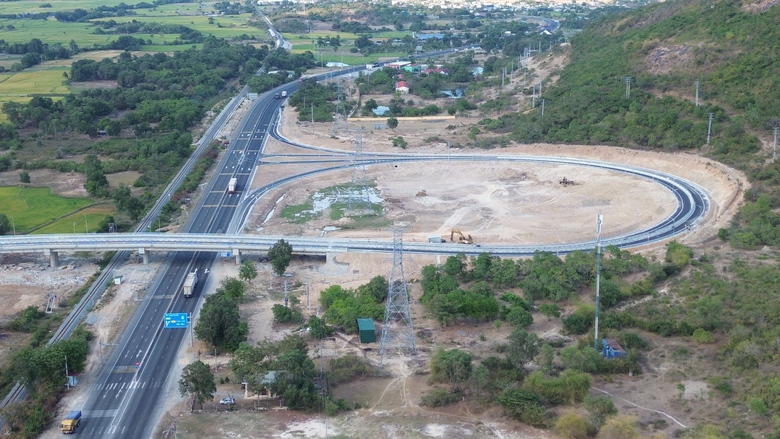 Sắp th&ocirc;ng xe cao tốc Cam L&acirc;m - Vĩnh Hảo, từ TP.HCM đi Ninh Thuận chỉ c&ograve;n 4 giờ- Ảnh 1.