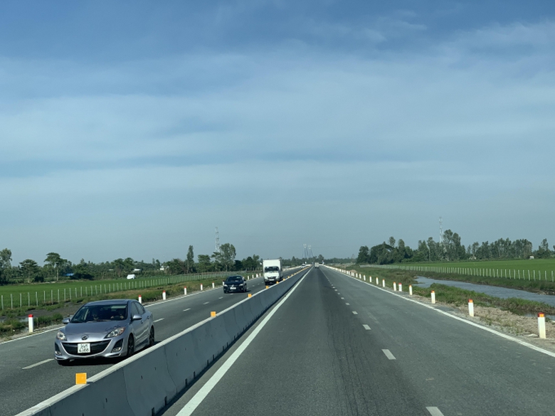 Bộ GTVT thúc tiến độ nâng cấp tuyến Cao Lãnh - Lộ Tẻ- Ảnh 1. Bộ GTVT thúc tiến độ nâng cấp tuyến Cao Lãnh - Lộ Tẻ- Ảnh 1.