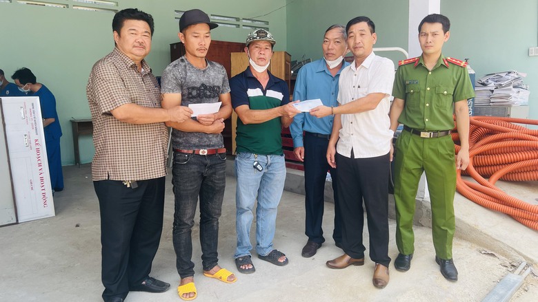 Xe tải tự lật tr&ecirc;n đ&egrave;o L&ograve; Xo, 2 người tử vong: Hiện trường kh&ocirc;ng c&oacute; vết phanh- Ảnh 2.