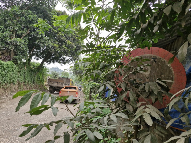 Chủ mỏ đ&aacute; tiếp tay xe qu&aacute; tải: Chưa đủ điều kiện vẫn hoạt động- Ảnh 3.