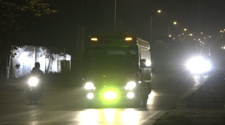 &ldquo;Độ&rdquo; đ&egrave;n xe kh&ocirc;ng đ&uacute;ng quy định nguy hiểm thế n&agrave;o?- Ảnh 1.