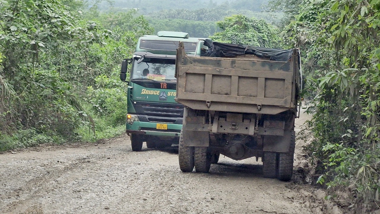 Chủ mỏ đ&aacute; tiếp tay xe qu&aacute; tải: Chưa đủ điều kiện vẫn hoạt động- Ảnh 4.