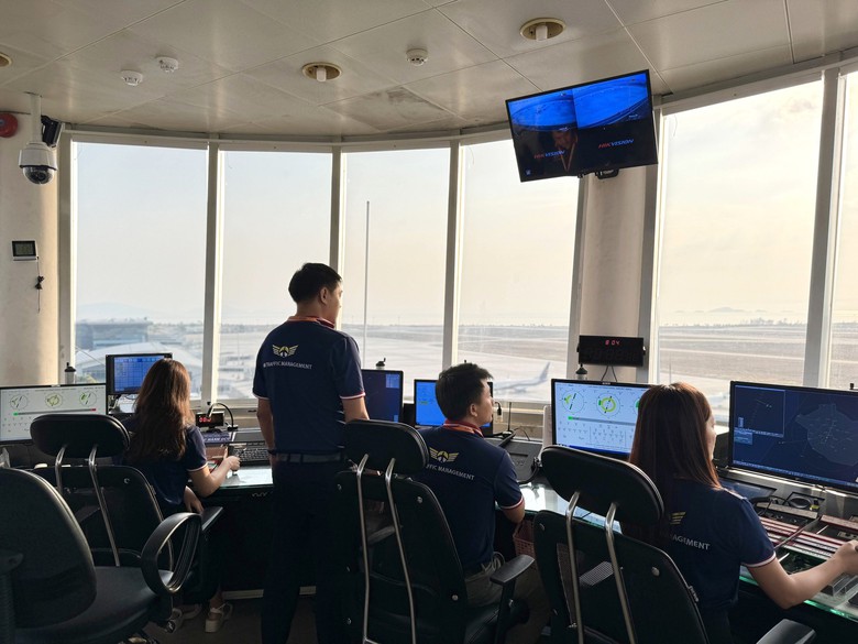 Tổ chức thành công điều hành khai thác vị trí Kiểm soát mặt đất tại sân bay Cam Ranh- Ảnh 2. Tổ chức thành công điều hành khai thác vị trí Kiểm soát mặt đất tại sân bay Cam Ranh- Ảnh 2.