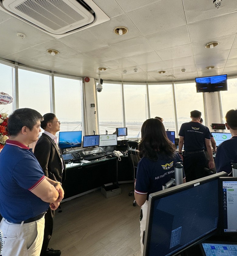 Tổ chức thành công điều hành khai thác vị trí Kiểm soát mặt đất tại sân bay Cam Ranh- Ảnh 1. Tổ chức thành công điều hành khai thác vị trí Kiểm soát mặt đất tại sân bay Cam Ranh- Ảnh 1.